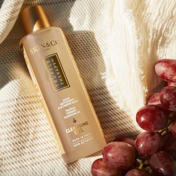 NEW Truffle Therapy Cleansing Oil - Skin&Co Roma - Picture 1 of 9